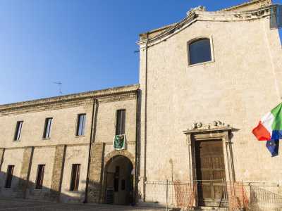 L�ex convento, ubicato in via Pier l�Eremita e oggi sede dei restauratori della Soprintendenza e comprende anche una chiesa trecentesca riaperta il 12 dicembre scorso dopo un lungo restauro